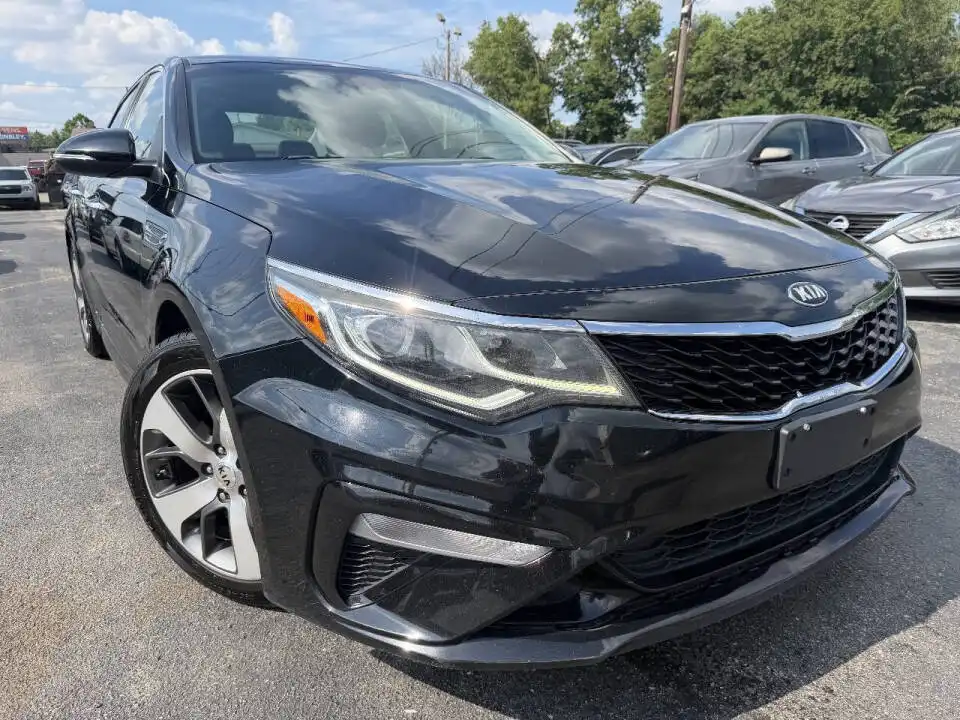 2019 Kia Optima S AT's photo