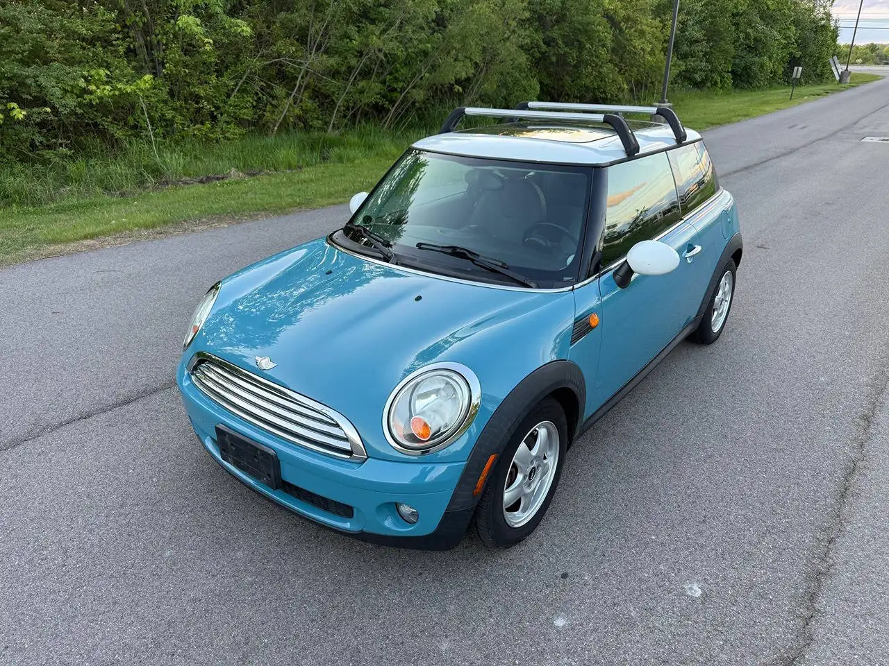 2010 MINI Cooper Base's photo