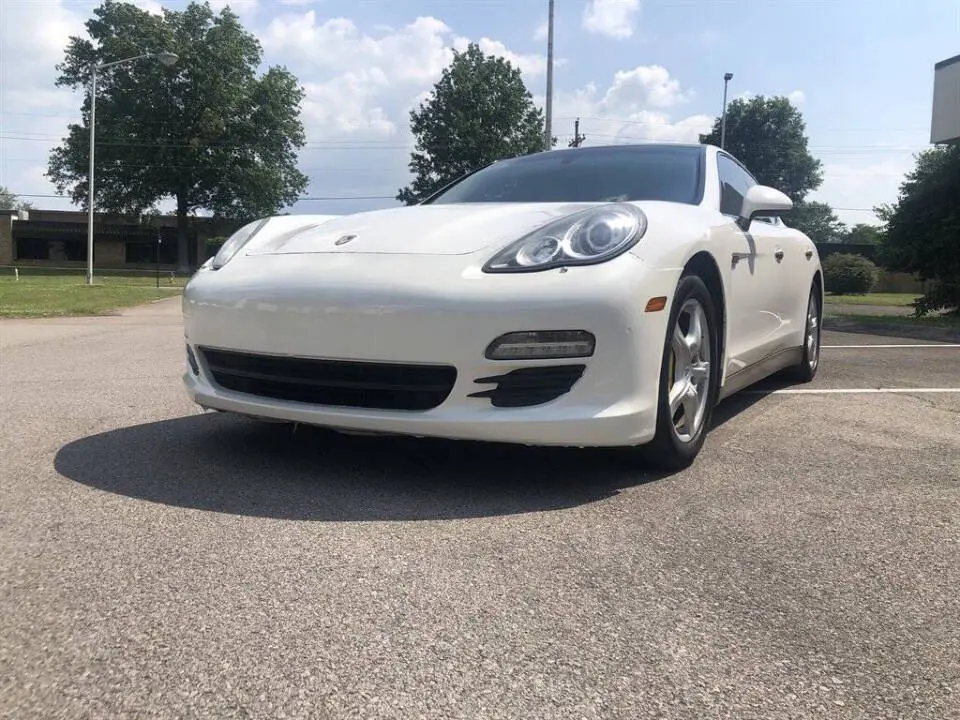 2012 Porsche Panamera 4 photo 4