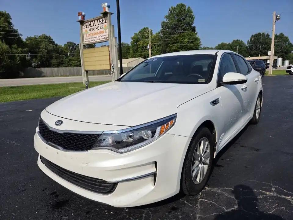 2016 Kia Optima LX AT's photo