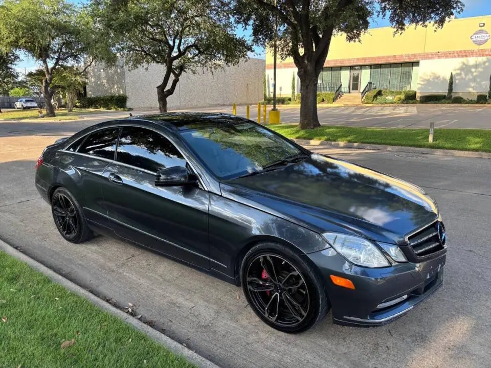 2011 Mercedes-Benz E-Class E350 photo 3