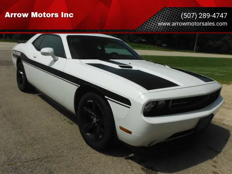 2013 Dodge Challenger SXT photo 1