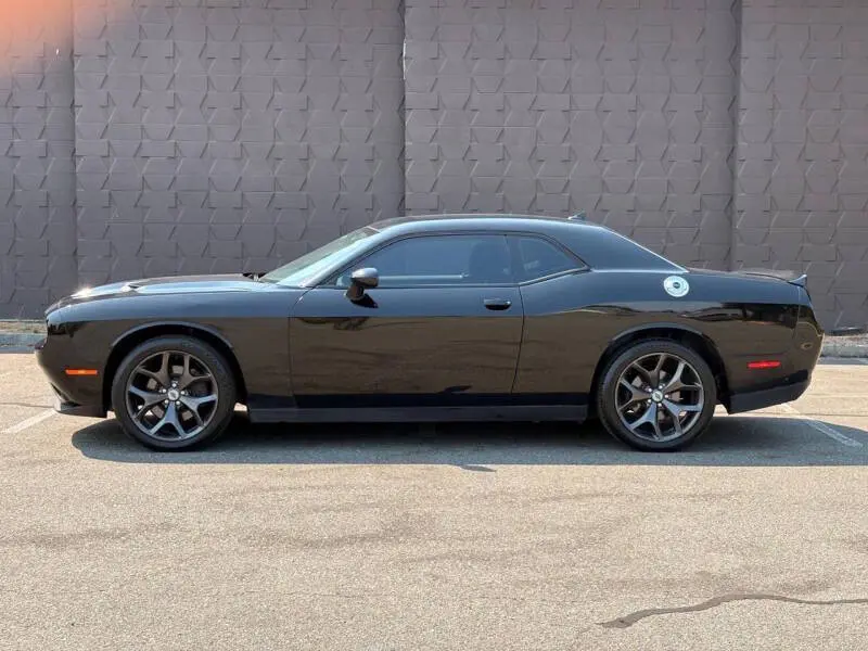 2018 Dodge Challenger SXT Plus photo 5