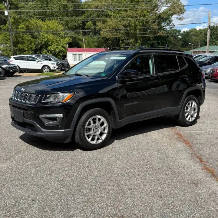 2017 Jeep Compass Latitude 4X4 photo 1