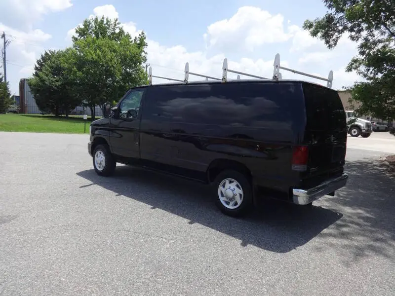 2013 Ford E-Series E-150 Van photo 4