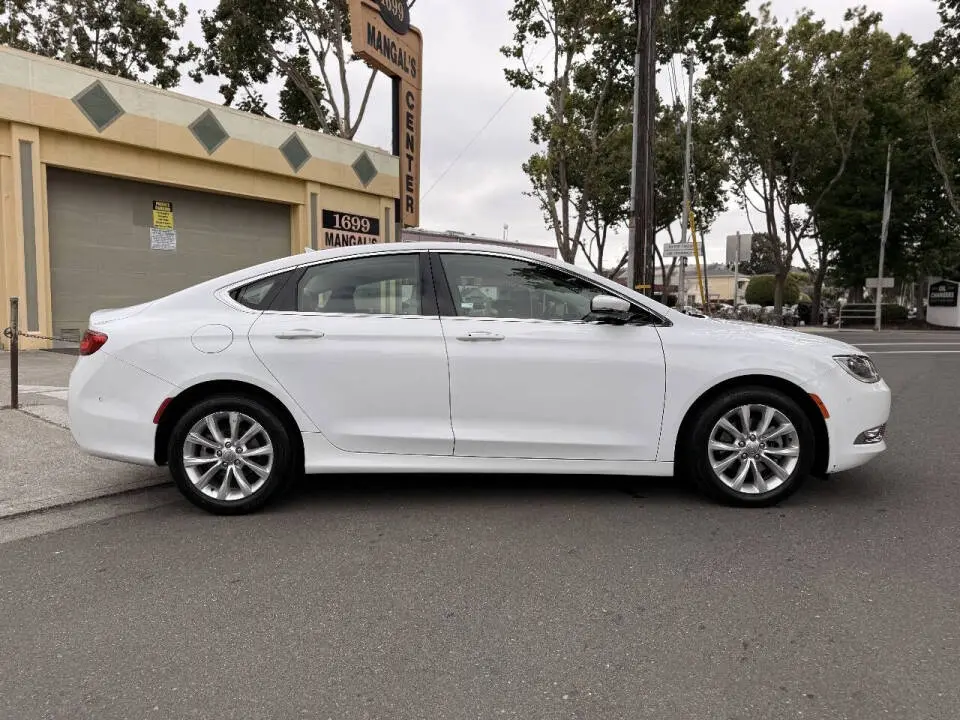 2015 Chrysler 200 C photo 5