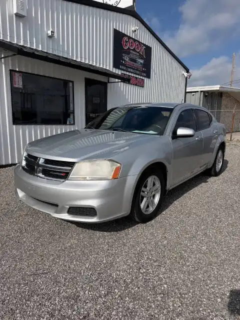 2012 Dodge Avenger SXT's photo