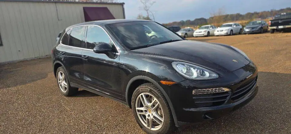 2011 Porsche Cayenne S photo 1