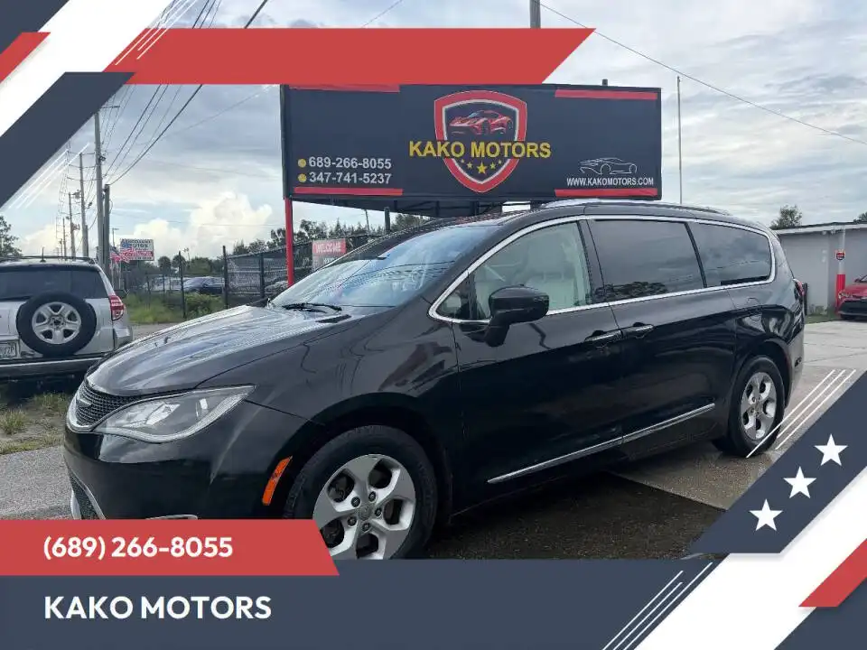 2017 Chrysler Pacifica Touring L Plus's photo