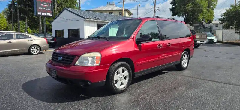 2005 Ford Freestar SES's photo