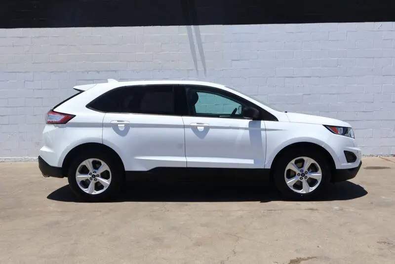 2016 Ford Edge SE photo 4