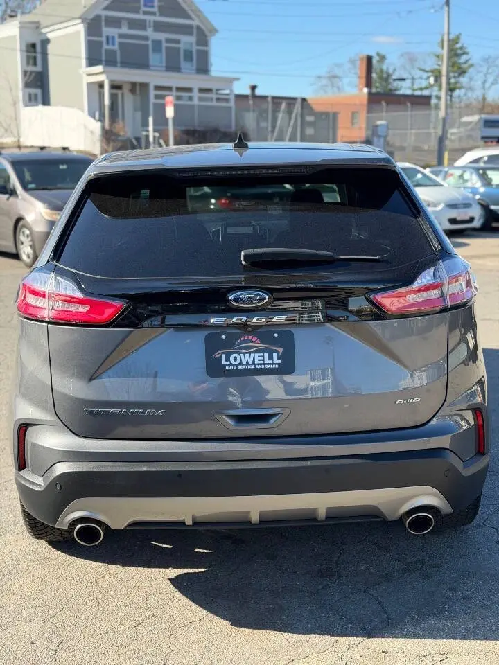 2023 Ford Edge Titanium AWD photo 4
