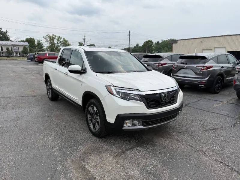 2017 Honda Ridgeline RTL-E AWD photo 4