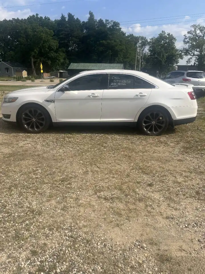 2016 Ford Taurus Limited AWD's photo