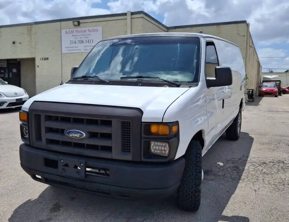 2008 Ford E-Series E-250 Van's photo