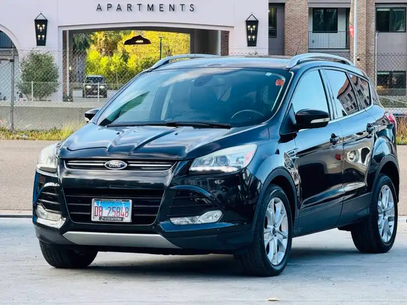 2015 Ford Escape Titanium's photo