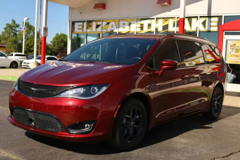 2019 Chrysler Pacifica Touring L's photo