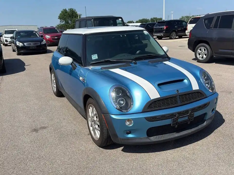 2004 MINI Cooper Cooper S's photo