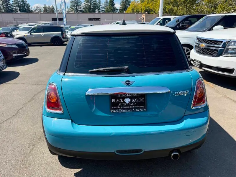 2010 MINI Cooper Base photo 5