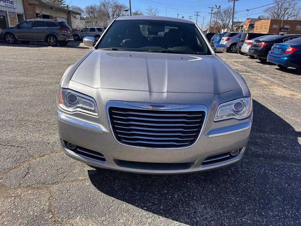 2014 Chrysler 300 V6 C AWD photo 3