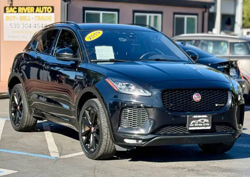 2019 Jaguar E-PACE P300 R-Dynamic SE AWD's photo