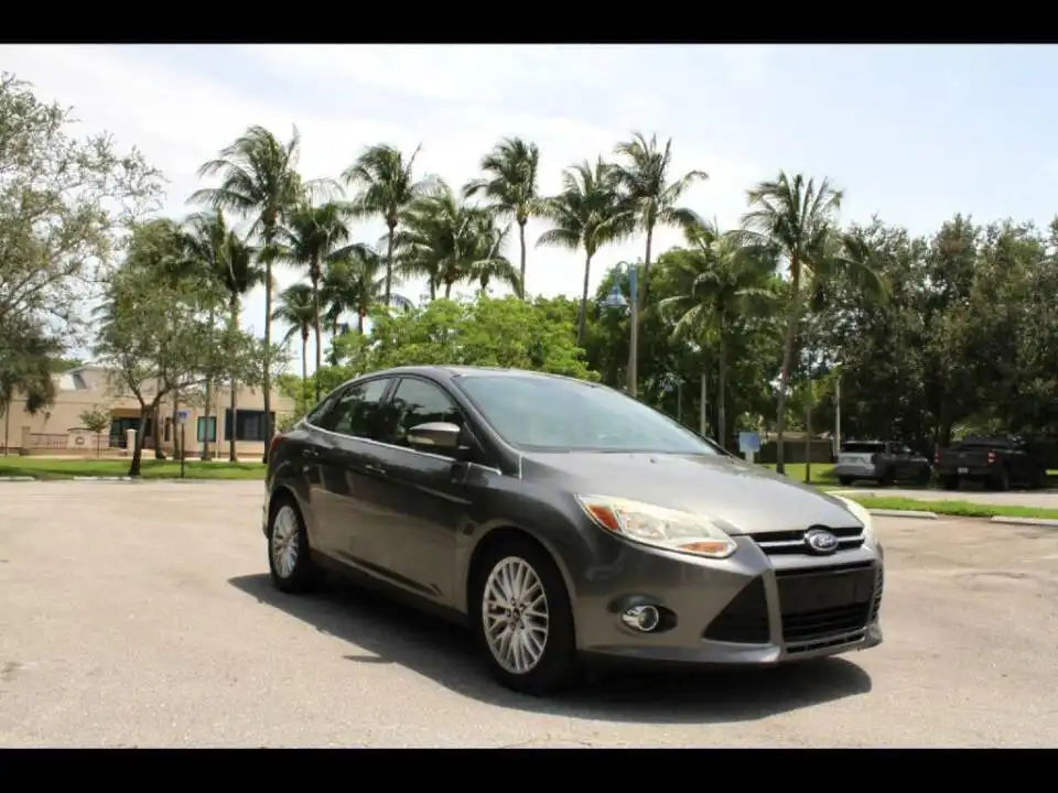 2012 Ford Focus Sedan SEL's photo