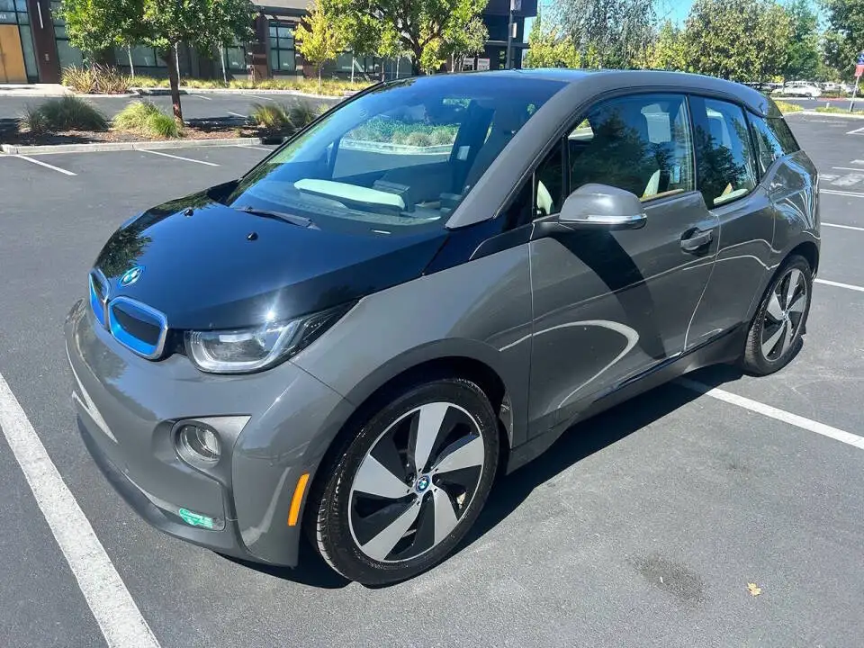 2014 BMW i3 0.6 Range Extender's photo
