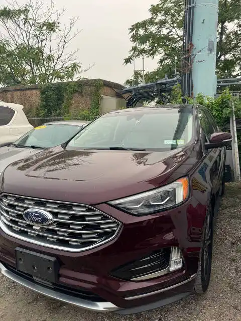 2019 Ford Edge Titanium AWD's photo