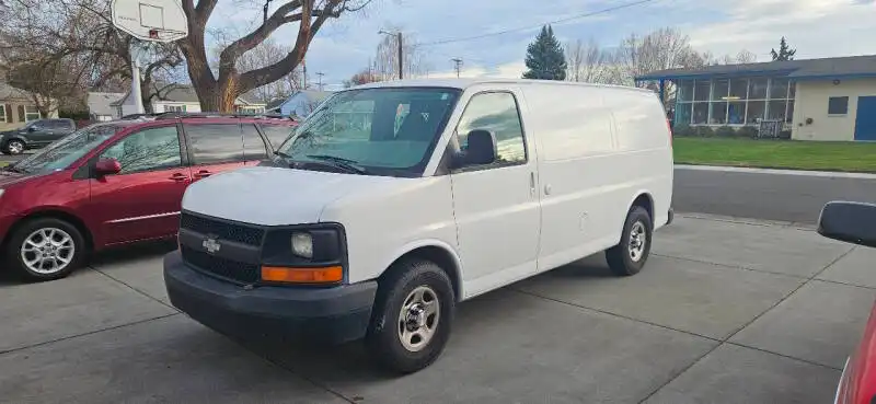 2007 Chevrolet Express 1500 Work Van's photo