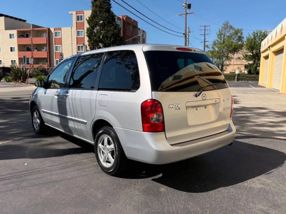 2003 Mazda MPV LX photo 5