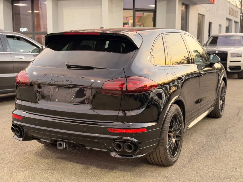 2016 Porsche Cayenne GTS photo 4
