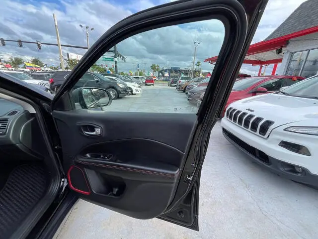 2019 Jeep Compass Trailhawk 4X4 photo 3