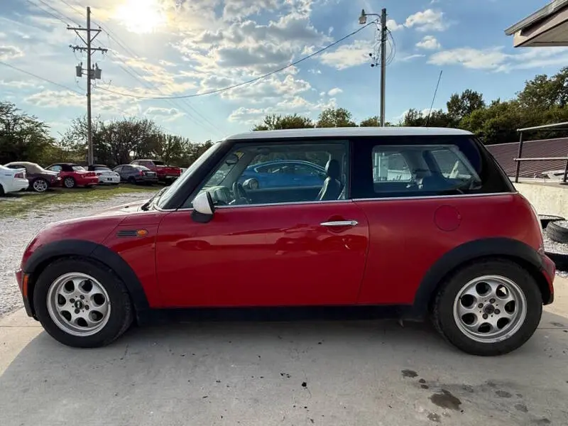 2005 MINI Cooper Base photo 3