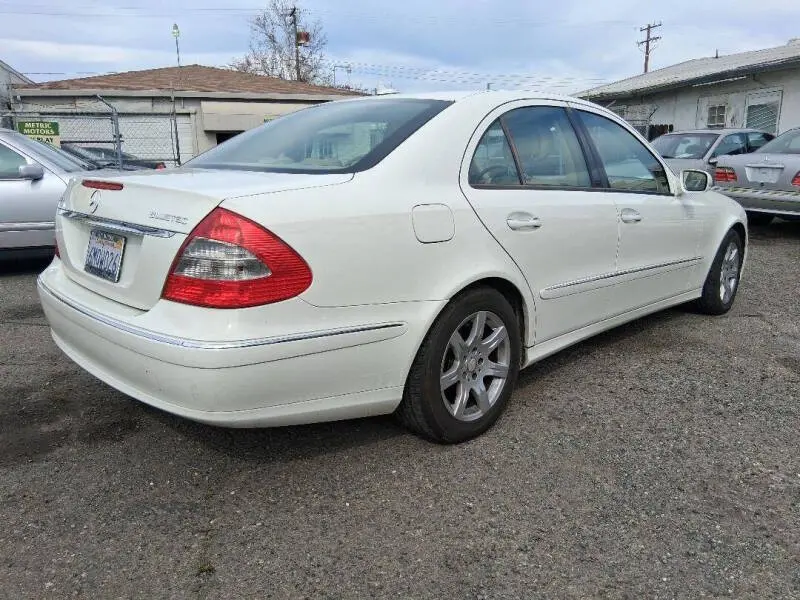 2008 Mercedes-Benz E-Class E320 BLUETEC photo 3