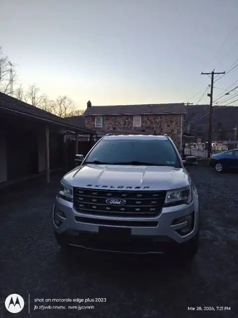 2017 Ford Explorer XLT 4WD's photo