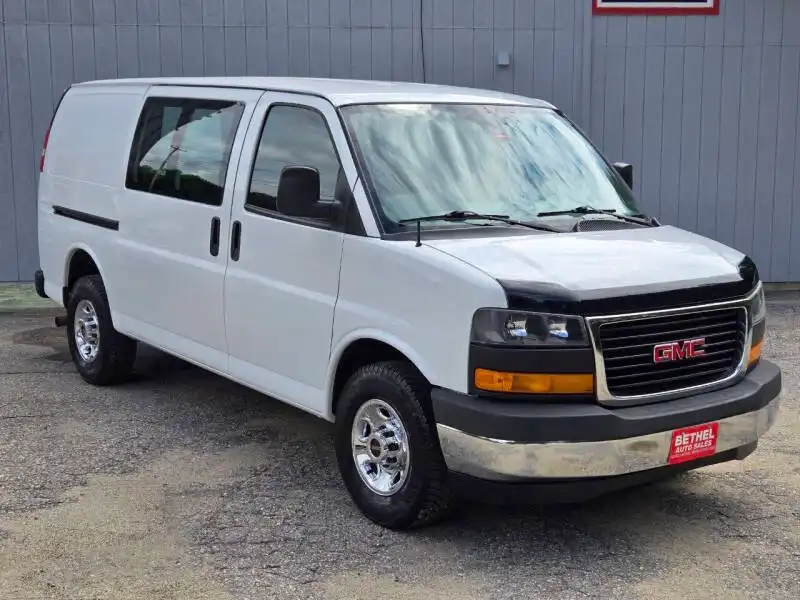 2017 GMC Savana 2500's photo