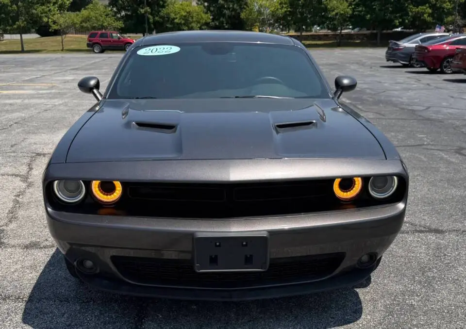 2022 Dodge Challenger SXT Auto photo 3