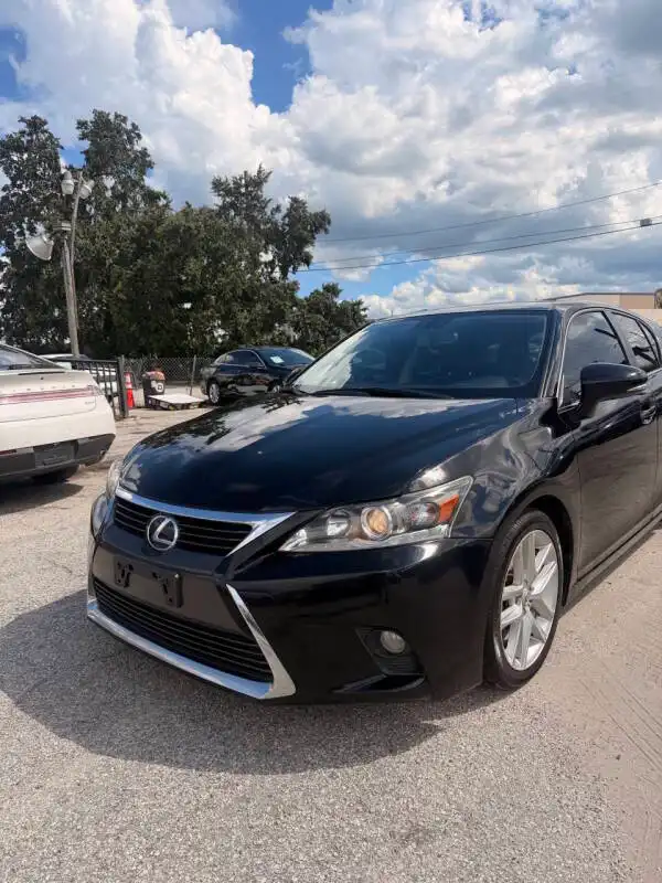 2016 Lexus CT 200h 200h's photo