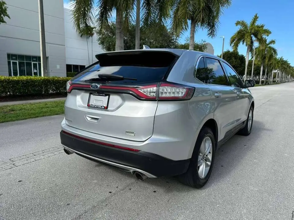 2017 Ford Edge SEL photo 4