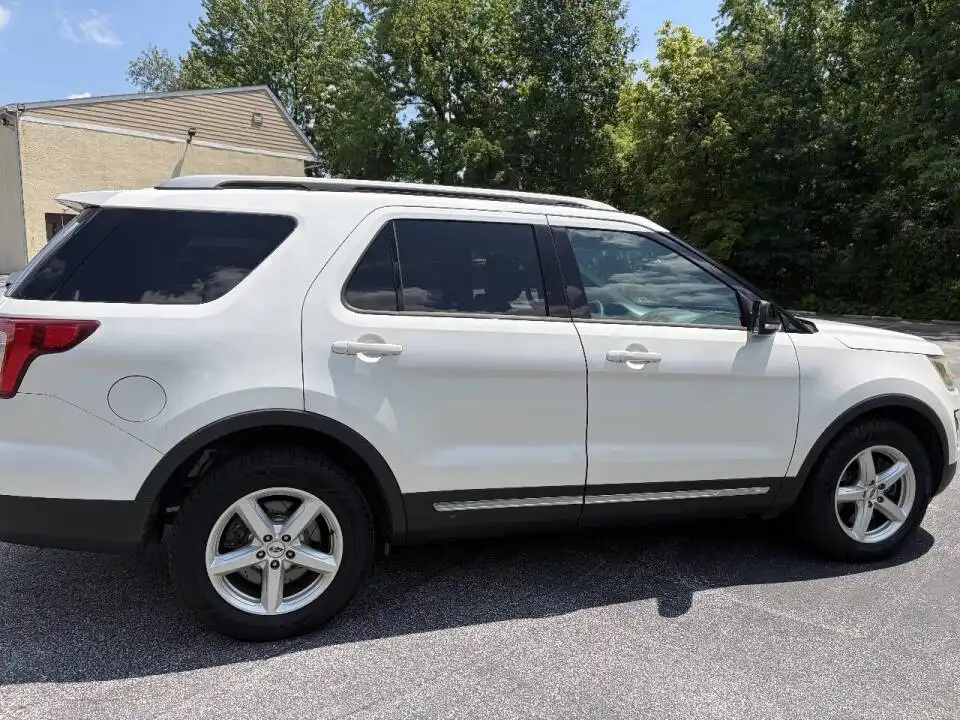 2016 Ford Explorer XLT 4WD's photo