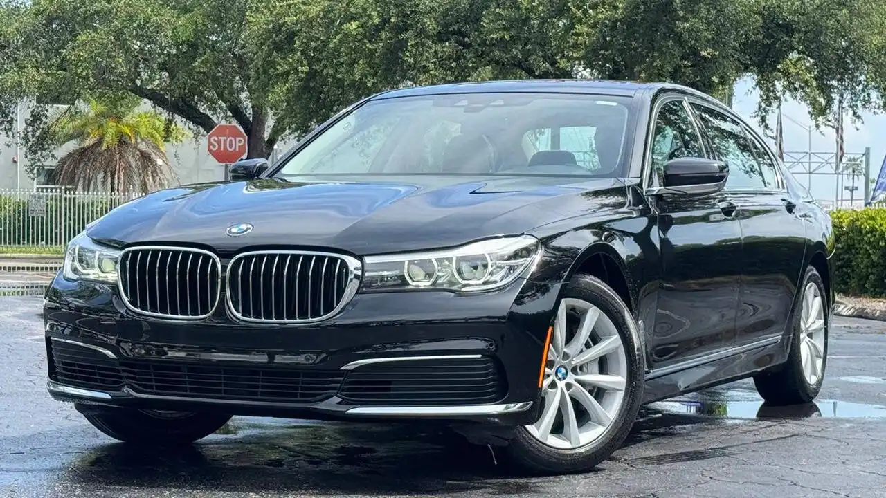 2019 BMW 7 Series 740i xDrive's photo
