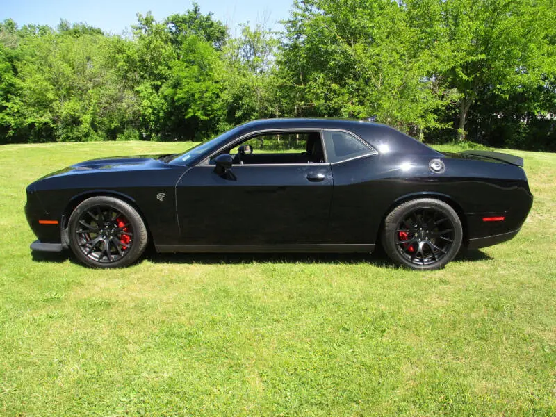 2016 Dodge Challenger SRT Hellcat photo 5