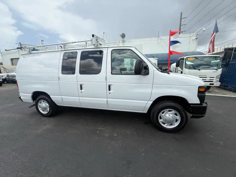 2014 Ford E-Series E-150 Van photo 5
