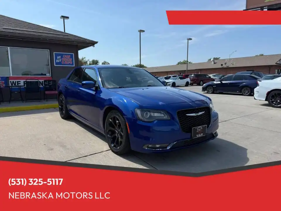 2019 Chrysler 300 S's photo