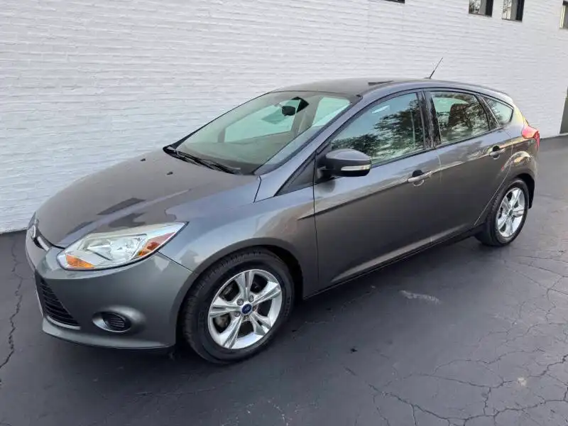 2014 Ford Focus 5 Door Hatch SE's photo