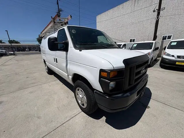 2011 Ford E-Series E-150 Van photo 5