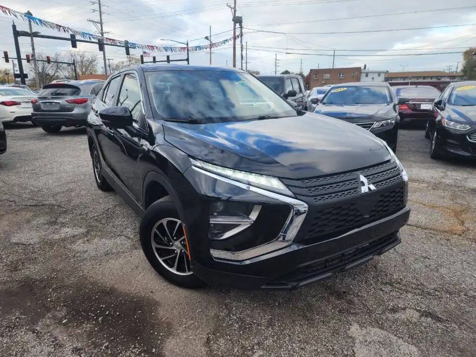 2022 Mitsubishi Eclipse Cross ES S-AWC's photo