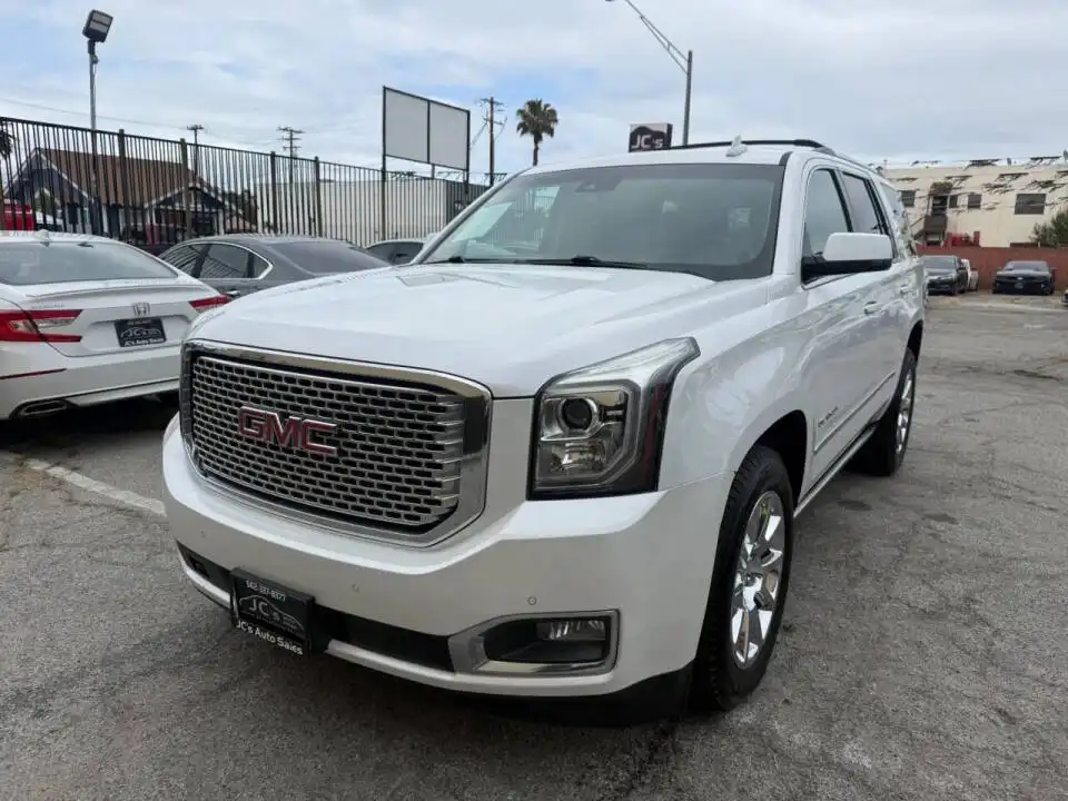 2016 GMC Yukon 4WD Denali's photo