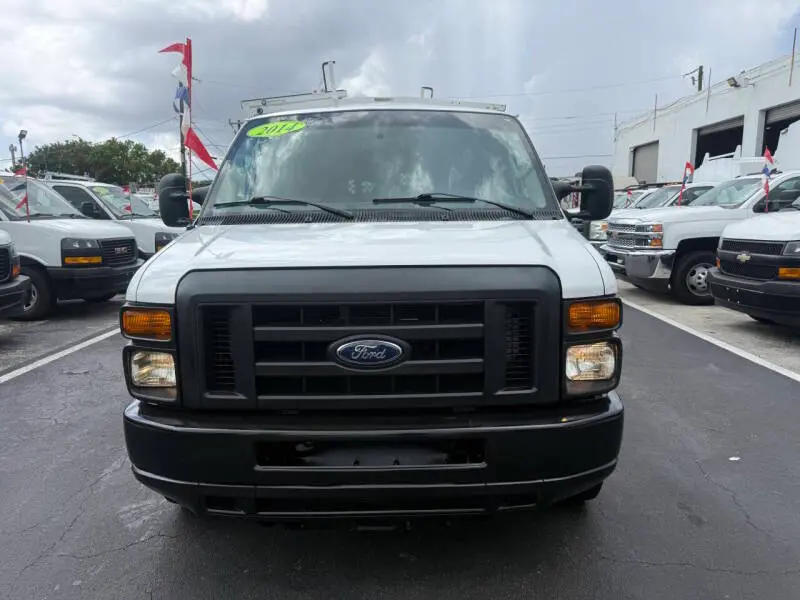 2014 Ford E-Series E-150 Van photo 3