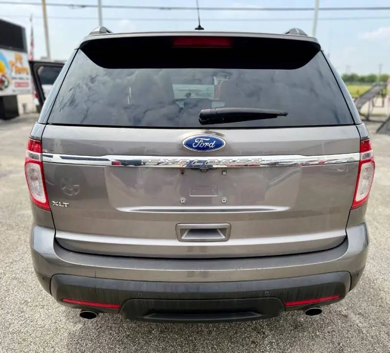 2011 Ford Explorer XLT photo 5